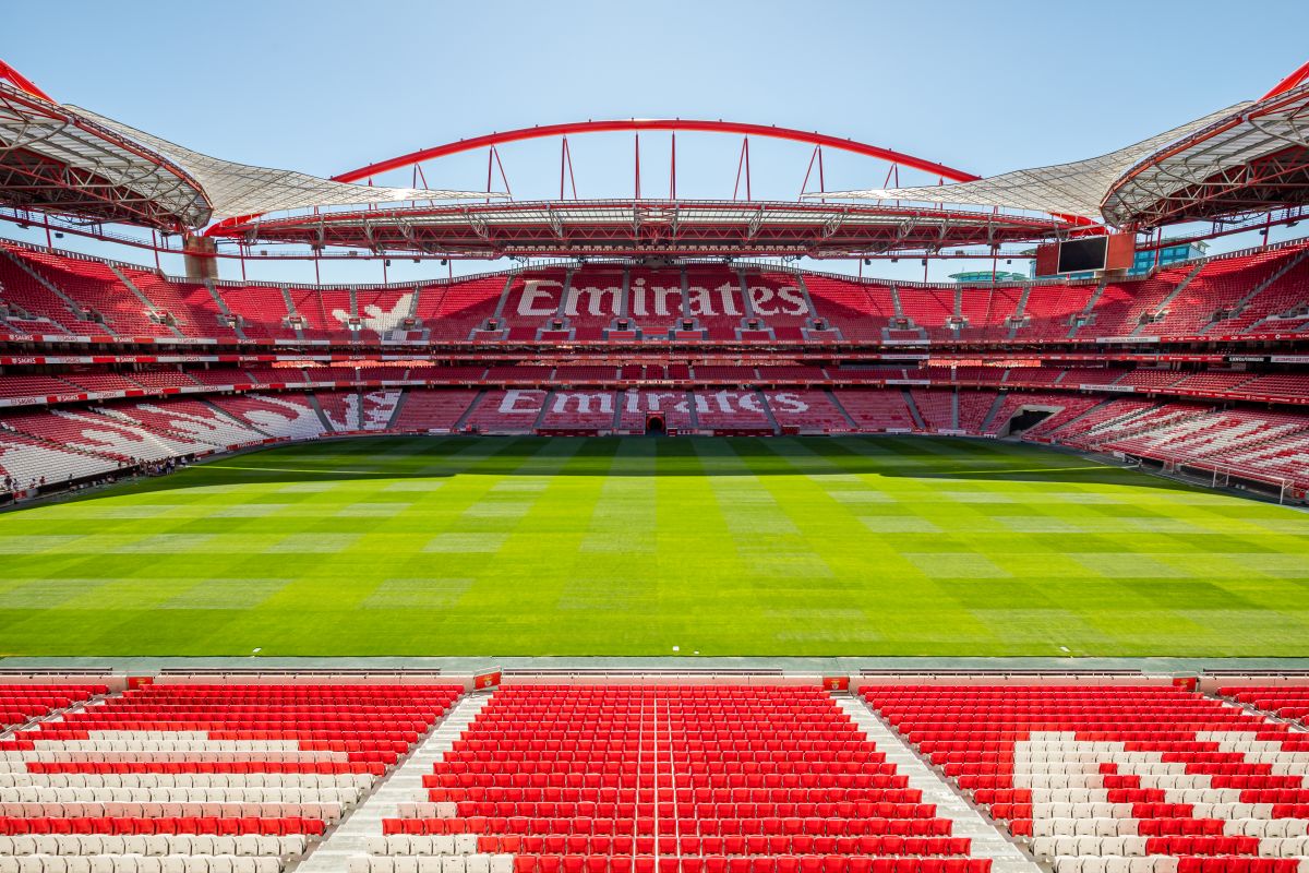 Estádio da Luz, với sức chứa hơn 66.000 khán giả