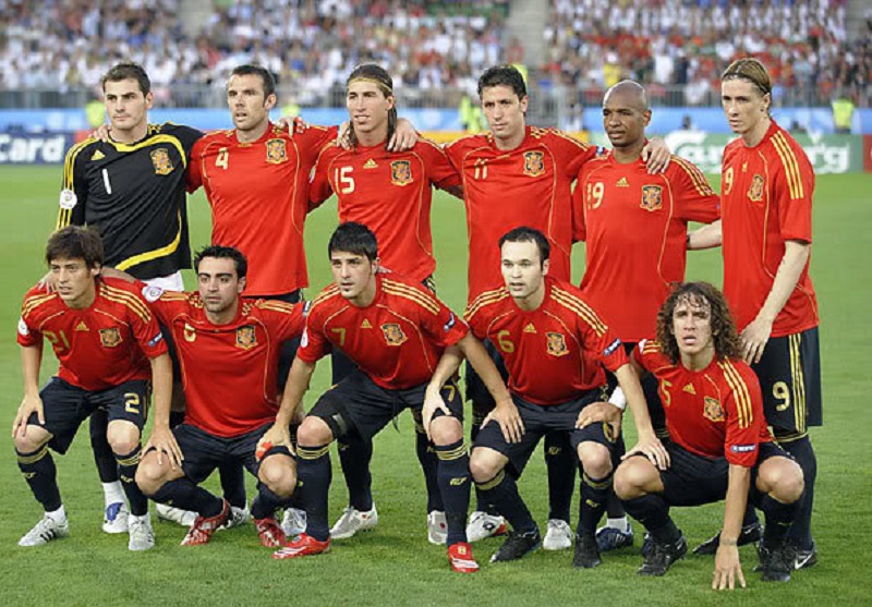 Tây Ban Nha là đội tuyển duy nhất bảo vệ thành công chức vô địch Euro