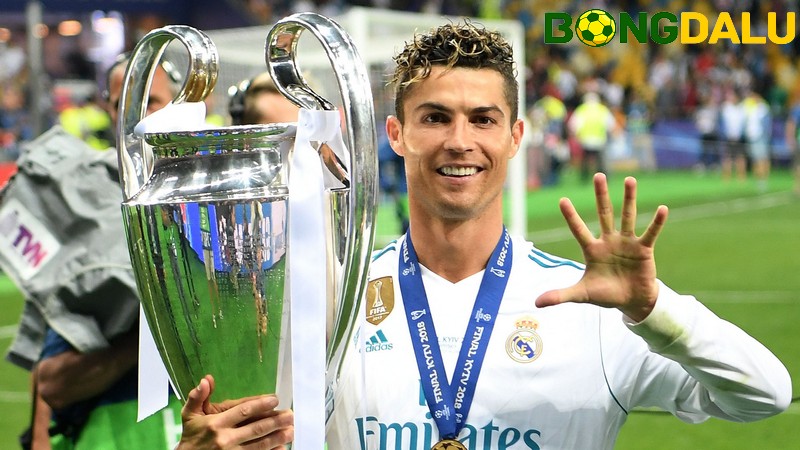 Cristiano Ronaldo là cầu thủ huy hoàng với 5 lần lên ngôi Champions League